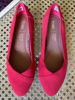 Toms Red Suede Pointed-Toe Flats